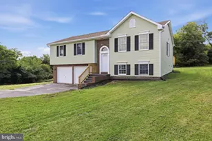 13835 McIntosh Cir, Clear Spring, MD 21722 - Photo 2