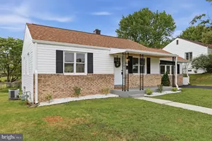 1124 Sunnyside Dr, Hagerstown, MD 21742 - Photo 4