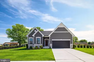 20127 Regent Cir, Hagerstown, MD 21742 - Photo 2
