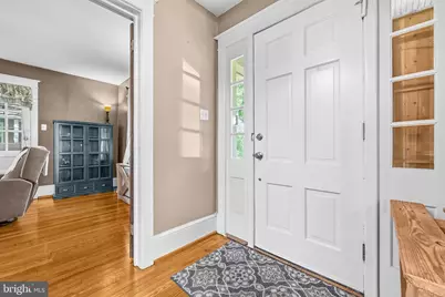 35 E Irvin Avenue E, Hagerstown, MD 21742 - Photo 4