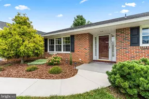 10107 Melody Ln, Hagerstown, MD 21740 - Photo 4