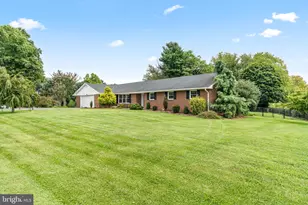 10107 Melody Ln, Hagerstown, MD 21740 - Photo 2