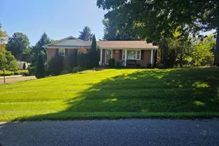 117 Greenwood Dr, Hagerstown, MD 21740 - Photo 1