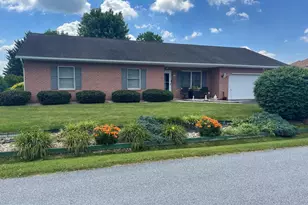 108 Plantation Dr, Hagerstown, MD 21740 - Photo 1