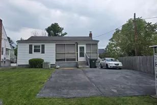 348 Devonshire Rd, Hagerstown, MD 21740 - Photo 2