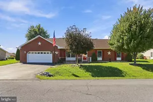 107 Grand Oak Dr, Hagerstown, MD 21740 - Photo 2