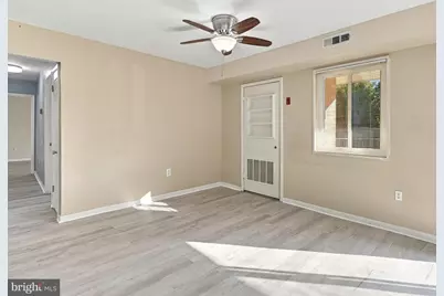 1745 Edgewood Hill Circle #204, Hagerstown, MD 21740 - Photo 6