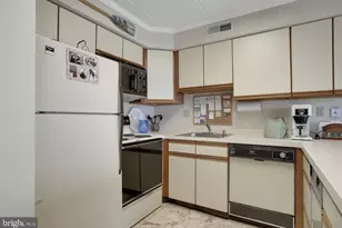 427 14th St, Ocean City, MD 21842 - Photo 22
