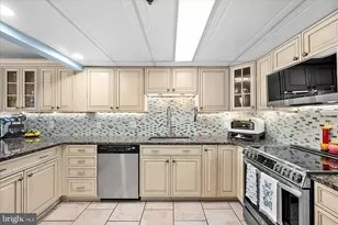 8105 Atlantic Ave, Ocean City, MD 21842 - Photo 20