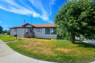 400 136th St, Ocean City, MD 21842 - Photo 2