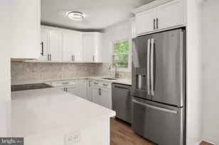 302 Franklin Ave, Berlin, MD 21811 - Photo 2