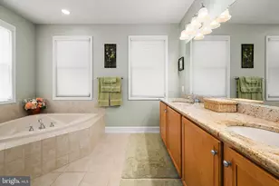 11654 Maid at Arms Ln, Berlin, MD 21811 - Photo 34