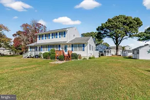 6135 Martin Ln, Chincoteague Island, VA 23336 - Photo 4