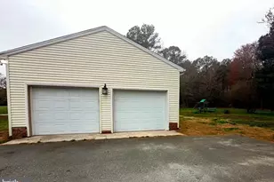10156 Pineview Ln, Atlantic, VA 23303 - Photo 4