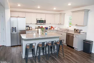 37444 Castaway Dr, Greenbackville, VA 23356 - Photo 4