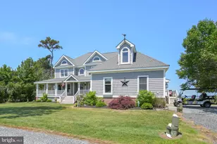 5141 Fish Ln, Chincoteague Island, VA 23336 - Photo 6