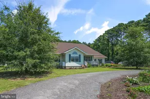 28415 Mitchell Dr, Parksley, VA 23421 - Photo 2
