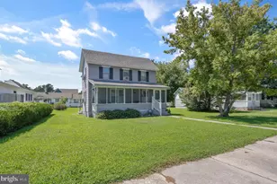 6396 Jester St, Chincoteague Island, VA 23336 - Photo 4