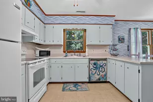 37178 Buoy Ct, Greenbackville, VA 23356 - Photo 12
