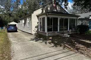 801 Cralle Ave, Tappahannock, VA 22560 - Photo 2