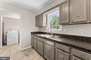 166 Rouzie Dr, Tappahannock, VA 22560 - Photo 10