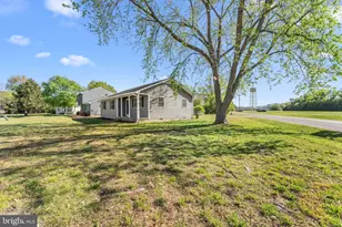 166 Rouzie Dr, Tappahannock, VA 22560 - Photo 1