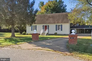 160 Rouzie Dr, Tappahannock, VA 22560 - Photo 1