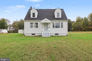 2071 Rose Mt Rd, Hustle, VA 22476 - Photo 1