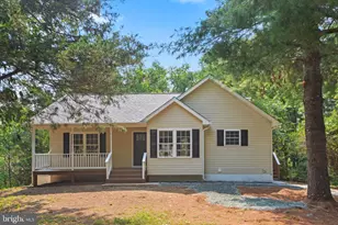 742 Albevanna Spring Rd, Scottsville, VA 24590 - Photo 2