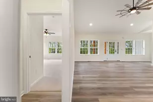 13075 Blackwood Forest Dr, Goldvein, VA 22720 - Photo 10