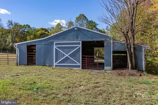 13206 Golden Dr, Sumerduck, VA 22742 - Photo 100