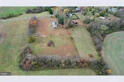 7035 Leeds Manor, Marshall, VA 20115 - Photo 2