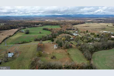 7035 Leeds Manor, Marshall, VA 20115 - Photo 8