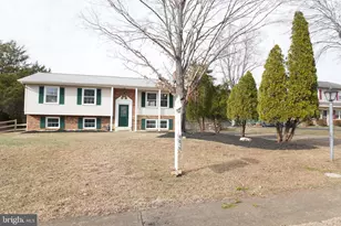 7212 Princess Anne Ct, Warrenton, VA 20187 - Photo 2