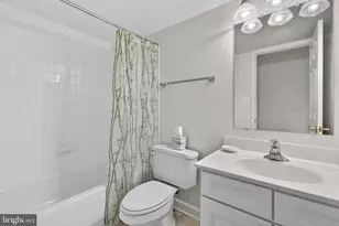 224 N View Cir, Warrenton, VA 20186 - Photo 50