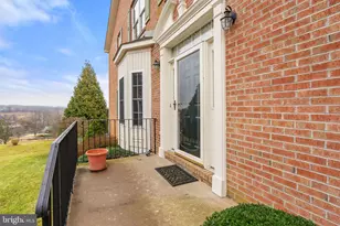 224 N View Cir, Warrenton, VA 20186 - Photo 10