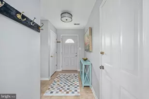 787 General Wallace Ct, Warrenton, VA 20186 - Photo 2