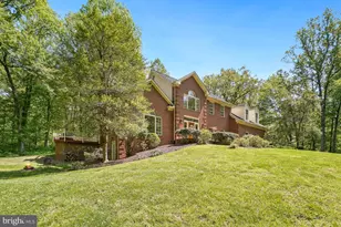 5722 Greenview Ln, Warrenton, VA 20187 - Photo 2