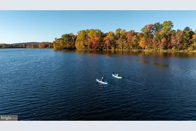 4386 Lakewood Drive, Warrenton, VA 20187 - Photo 4