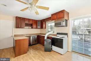 10090 Tyler Ln, Midland, VA 22728 - Photo 6