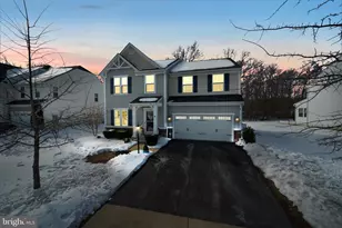 6841 Lake Anne Ct, Warrenton, VA 20187 - Photo 2