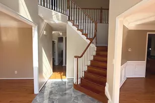 173 Autumn Wind Ct, Warrenton, VA 20186 - Photo 2