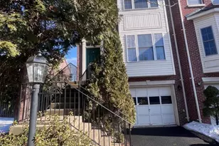 801 Col Edmonds Ct, Warrenton, VA 20186 - Photo 1