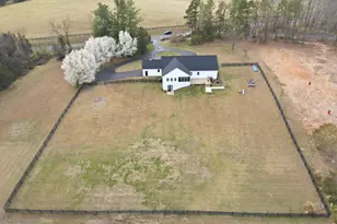 10292 Cliff Mills Rd, Marshall, VA 20115 - Photo 2