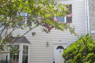 214 Fairfield Dr, Warrenton, VA 20186 - Photo 1