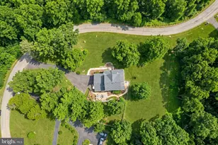 5755 Hunton Wood Dr, Broad Run, VA 20137 - Photo 4