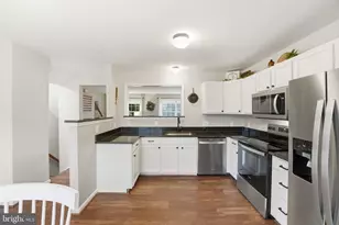 531 Highland Towne Ln, Warrenton, VA 20186 - Photo 10