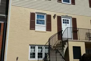 165 Leeds Ct W, Warrenton, VA 20186 - Photo 2