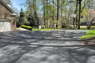 5828 Hunton Wood Dr, Broad Run, VA 20137 - Photo 6