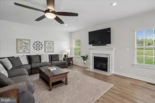 8016 International Dr, Warrenton, VA 20187 - Photo 4